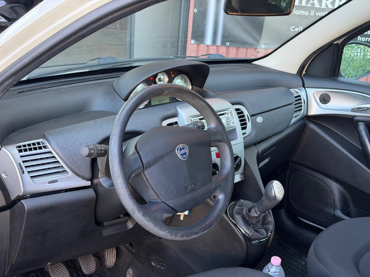 Lancia Ypsilon 1.3 MJT 75 CV Platino