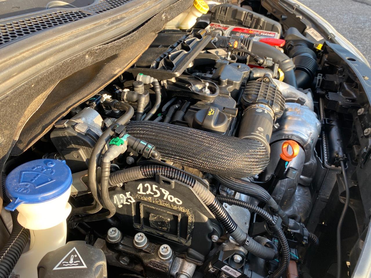 Peugeot 208 1.4 HDi 68 CV 5 porte Allure