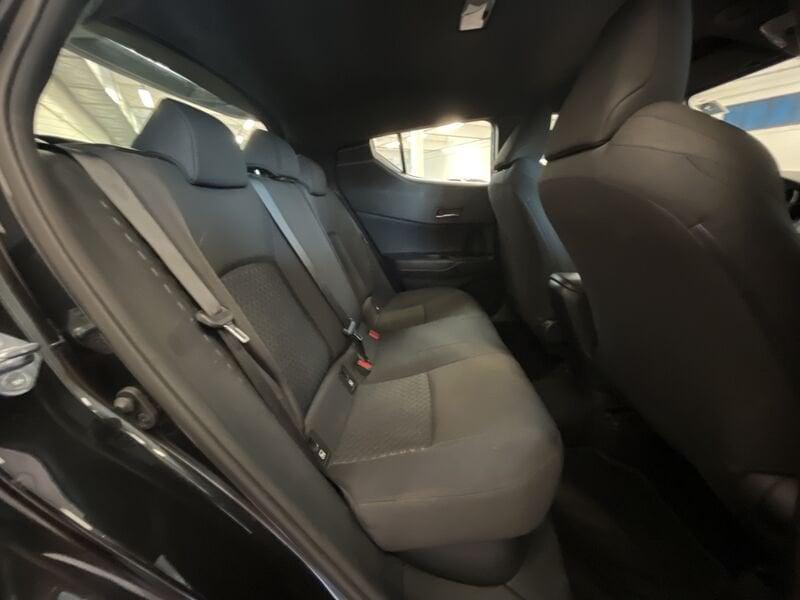 Toyota C-HR 1.8 Hybrid E-CVT Active