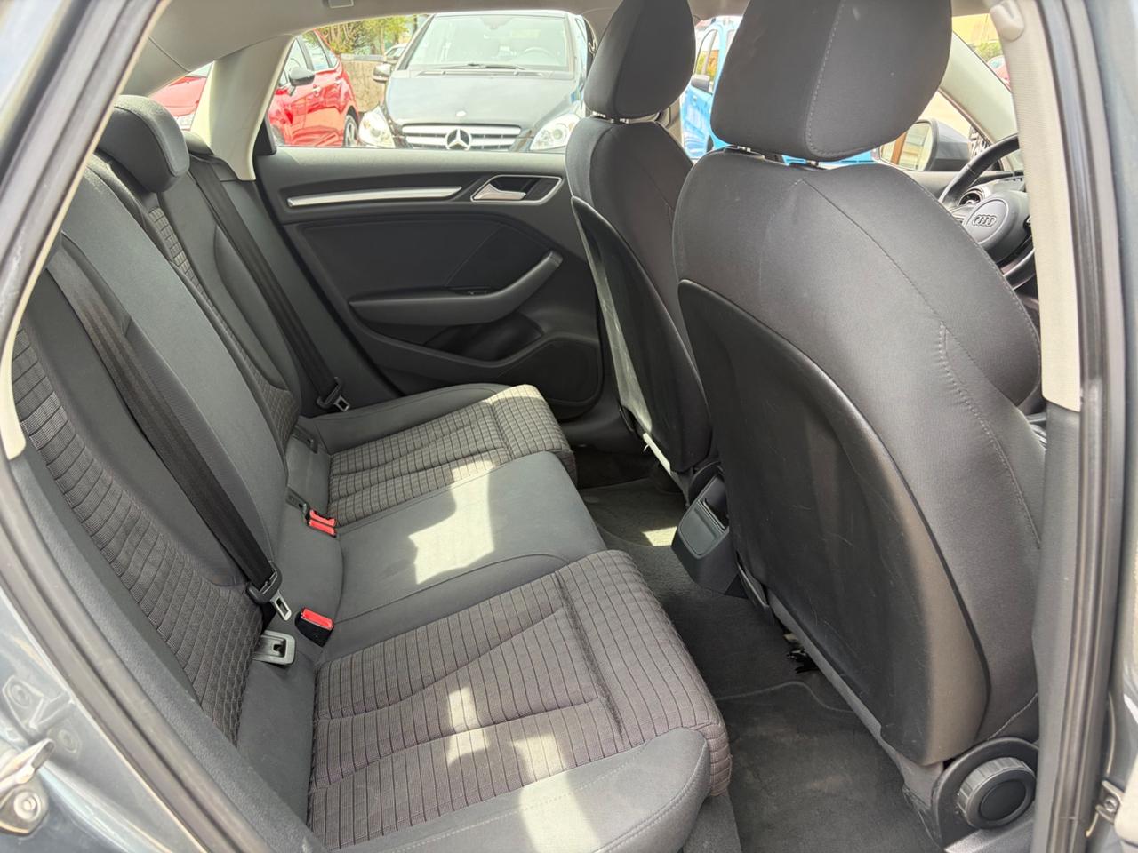 Audi A3 Sedan 2.0 TDI clean diesel Ambition