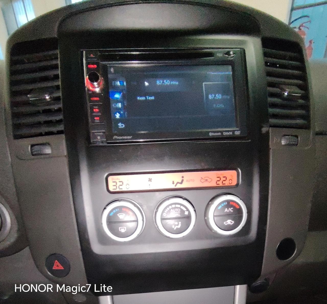 Nissan Navara 2.5 dCi 190CV 4 porte Double Cab LE