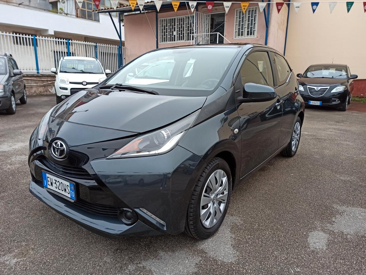 Toyota Aygo 1.0 VVT-i 69 CV 5 porte x-wave