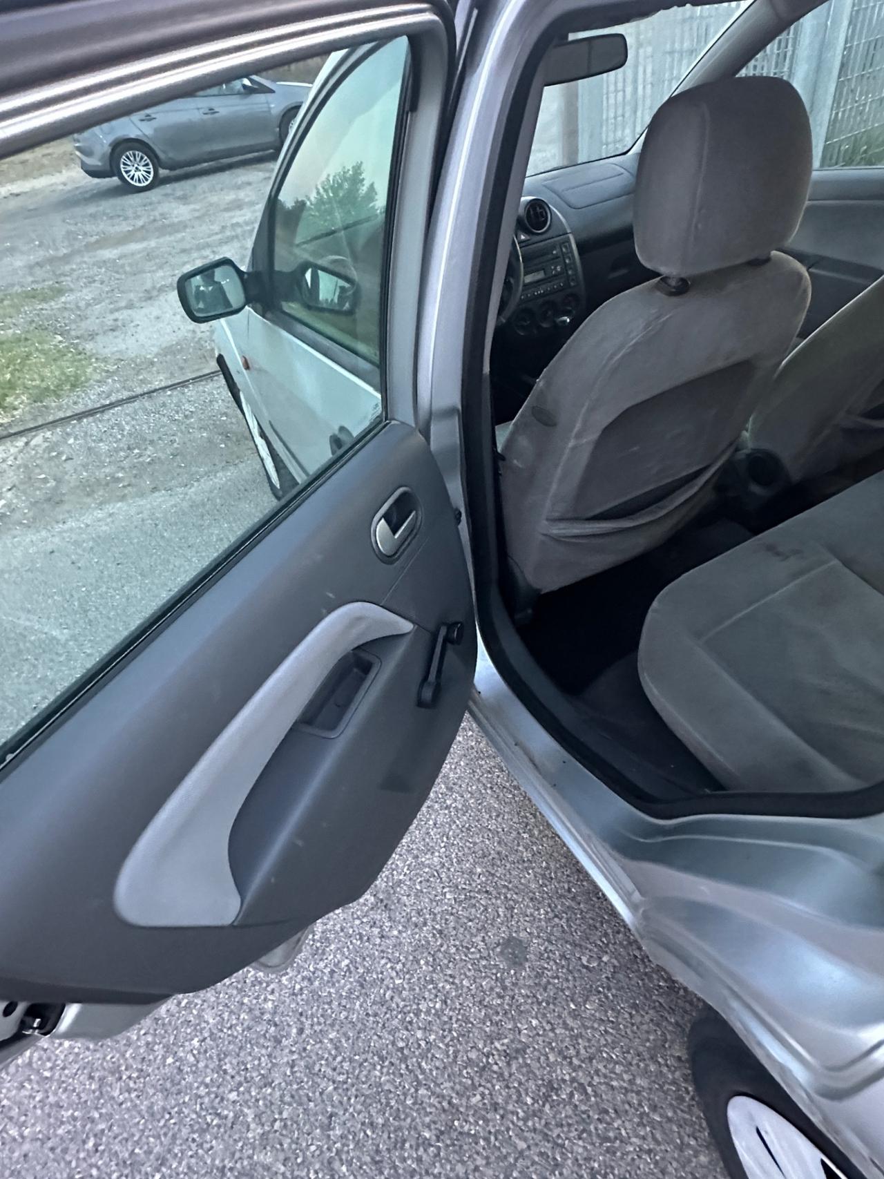 Ford Fiesta 1.4 TDCi 5p. Ghia