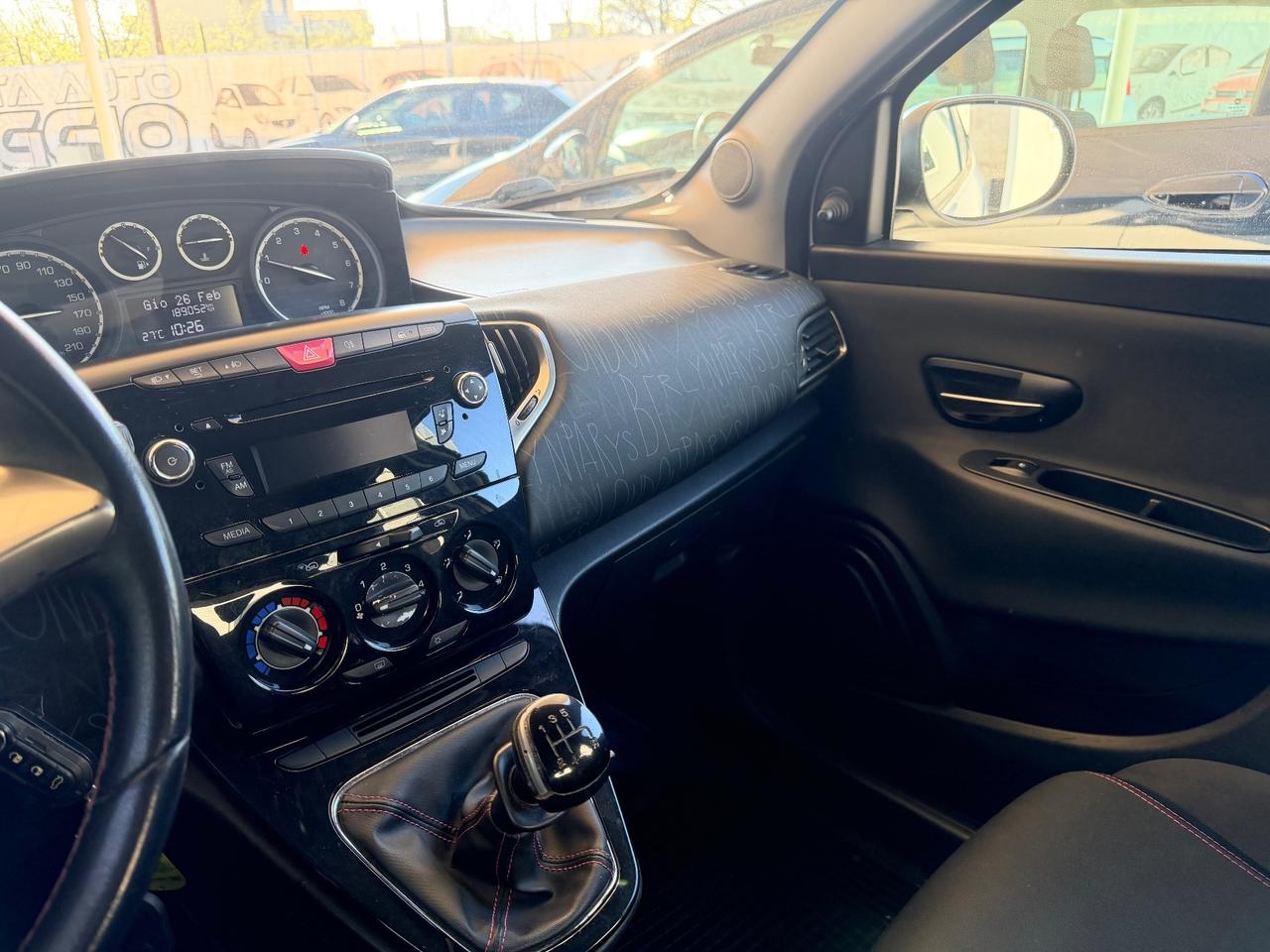 Lancia Ypsilon 1.2 69 CV 5 porte