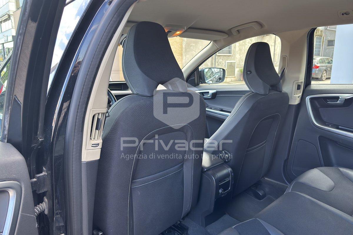 VOLVO XC60 2.4 D 163 CV AWD Geartronic Momentum