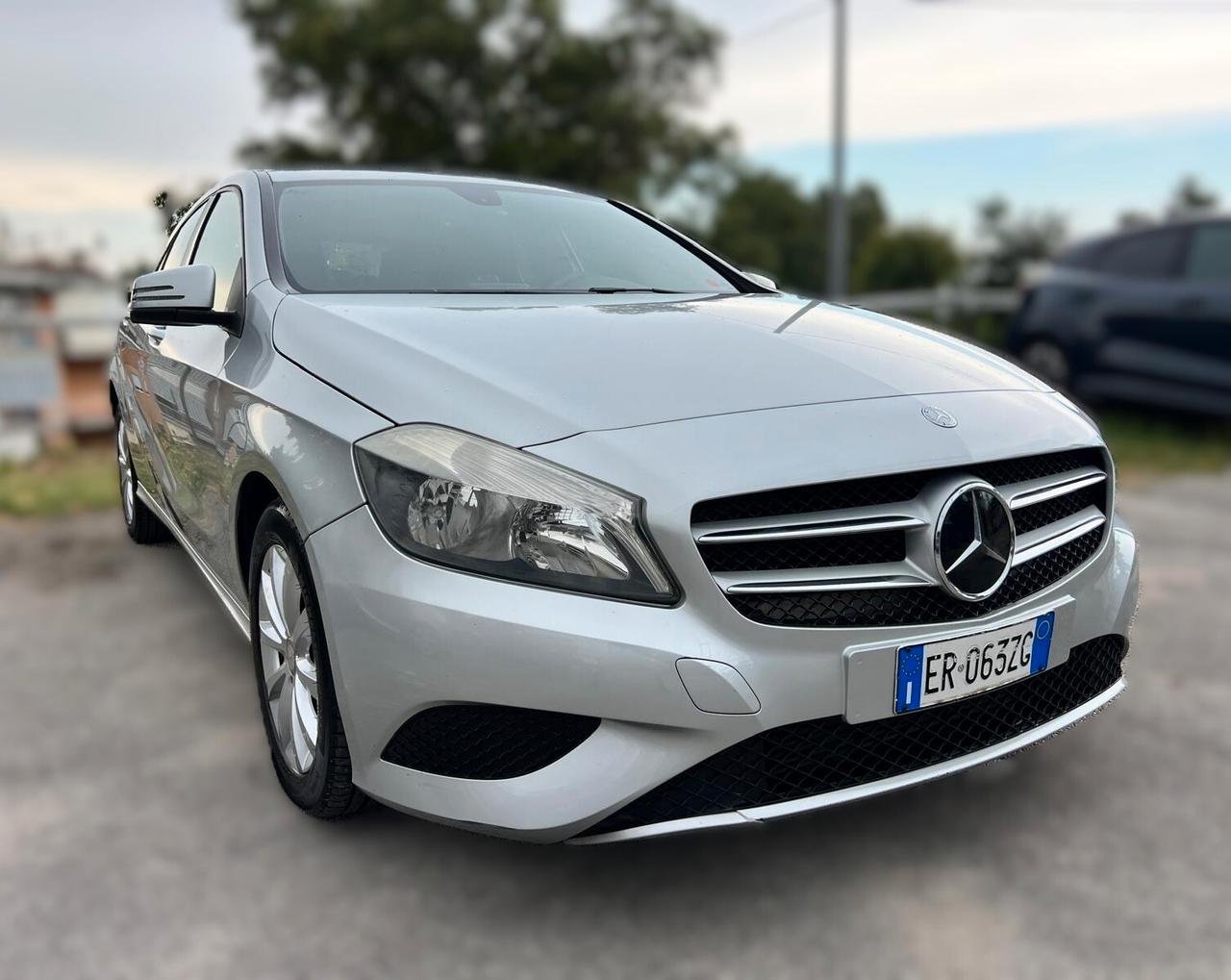 MERCEDES CLASSE A 180 1.5 CDI Premium-2013