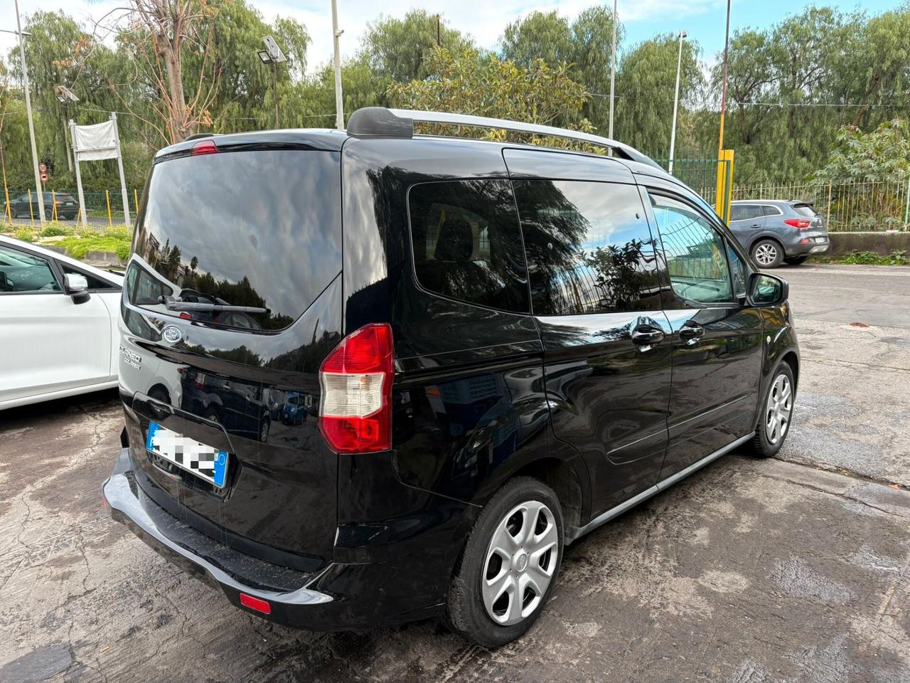 Ford Tourneo Courier 1.5 TDCI 75 CV Plus