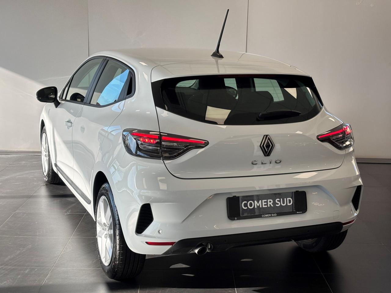 RENAULT CLIO evolution MY24 E-Tech full hybrid 145