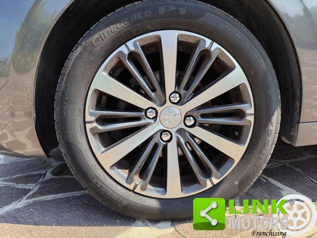 PEUGEOT 208 1° serie PureTech 82 5 p. Allure NEOPAT.GARANZIA