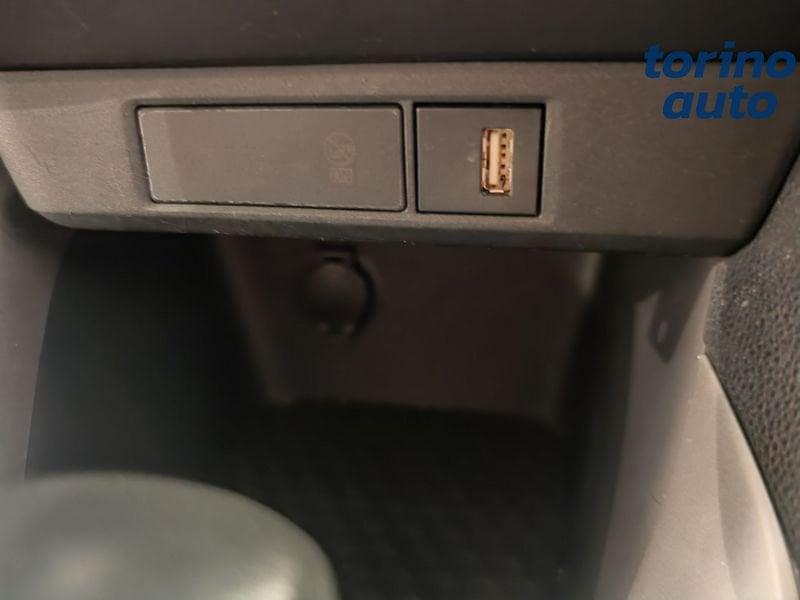 Toyota Yaris Hybrid Business