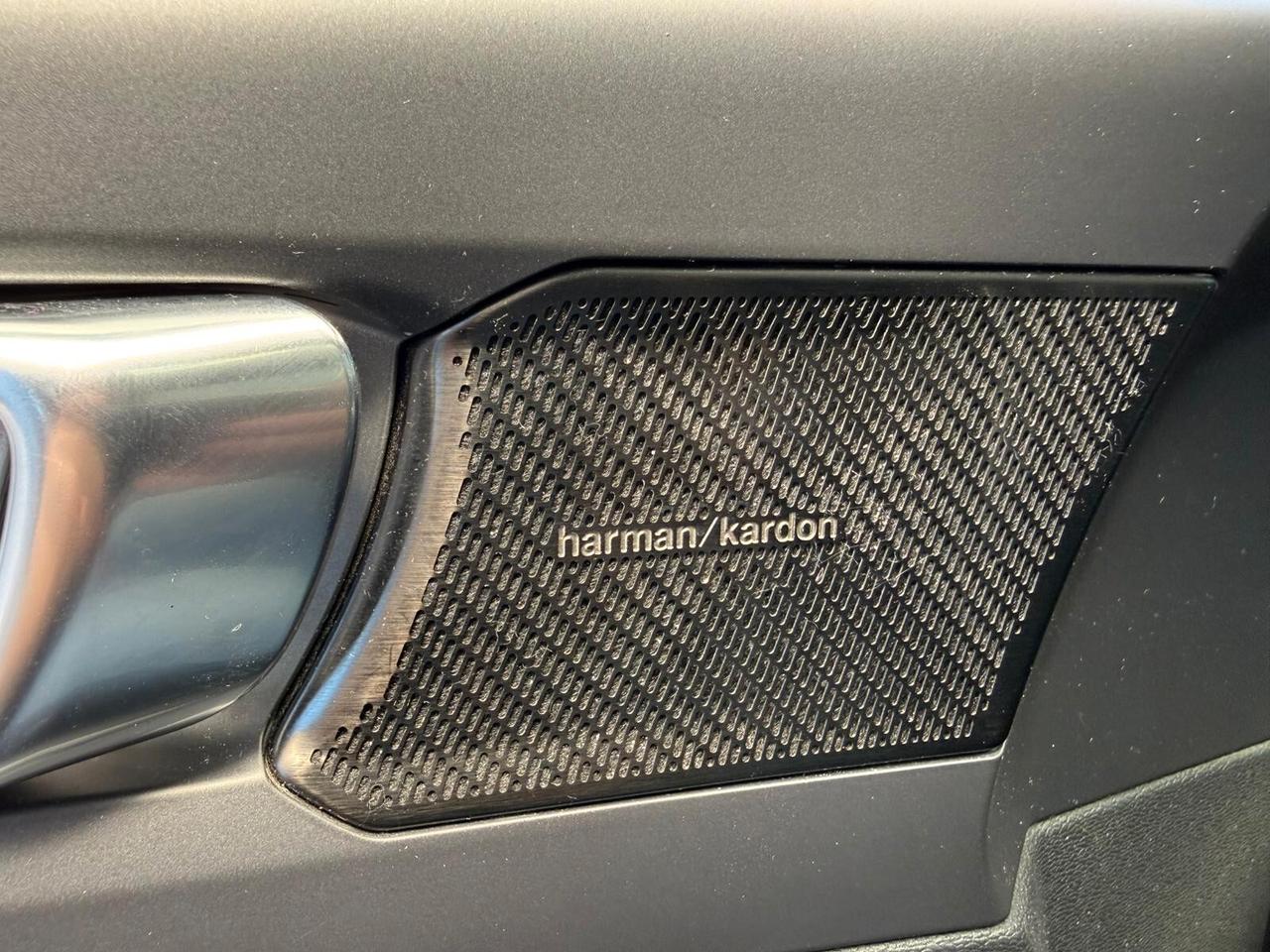 Volvo XC40 T4 Recharge Plug-in Hybrid R-design