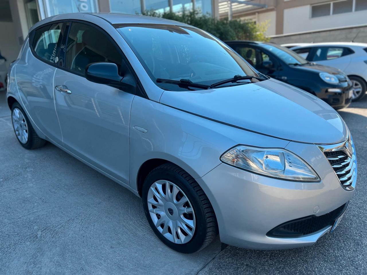 Lancia Ypsilon 1.2 8v Silver ecochic Gpl 69cv PDC/CLIMA PERFETTA!!