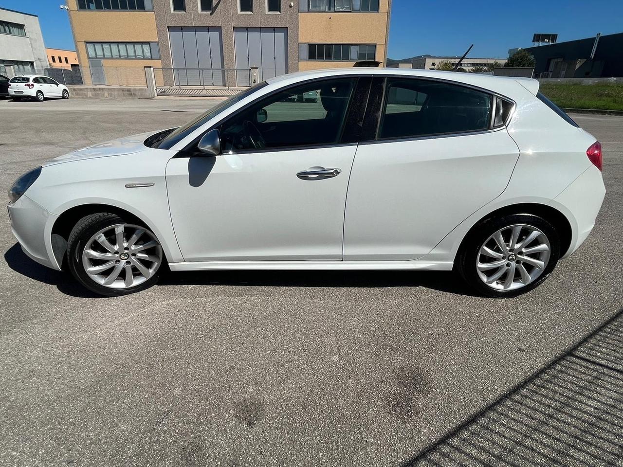 Alfa Romeo Giulietta 1.6 JTDm-2 105 CV Distinctive