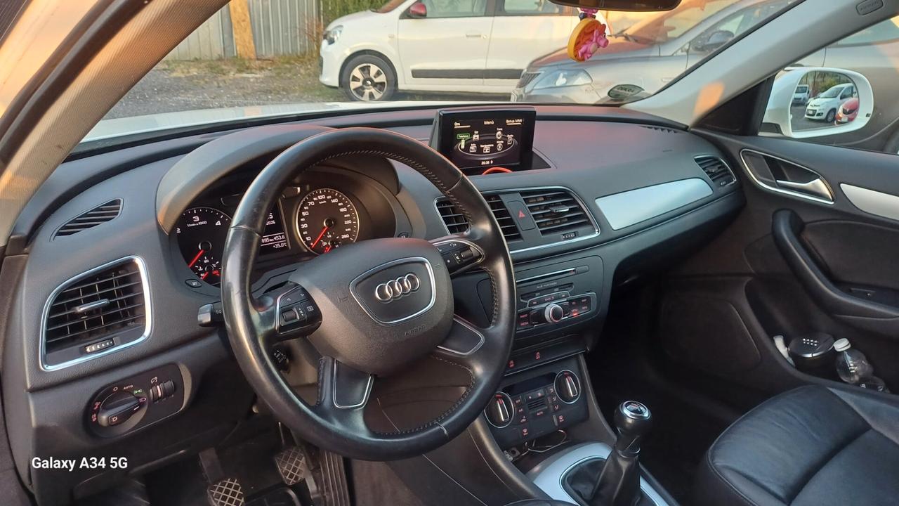 Audi Q3 2.0 TDI 150 CV S Line Esterno