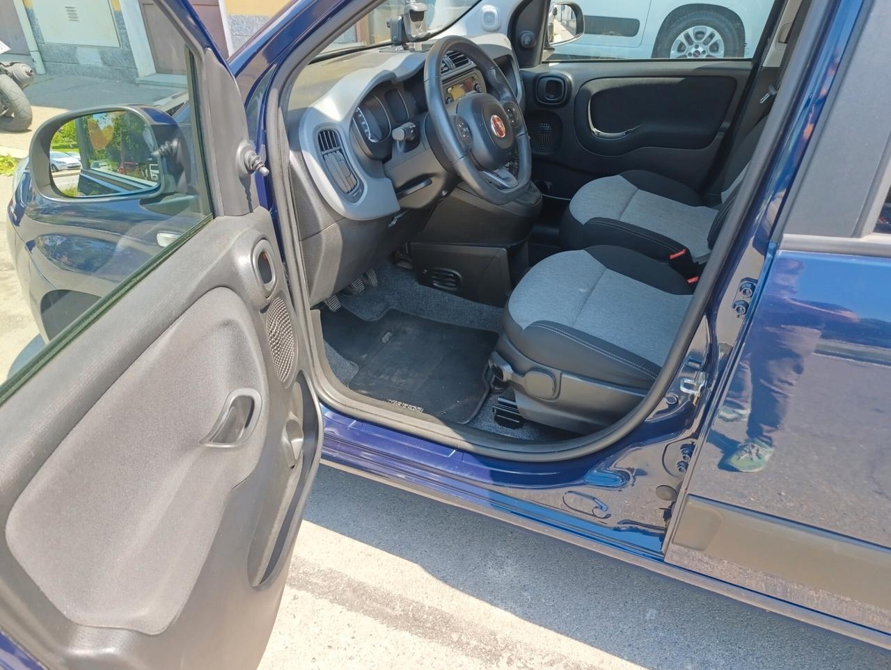 Fiat Panda 1.2 Lounge --- POCHI KM