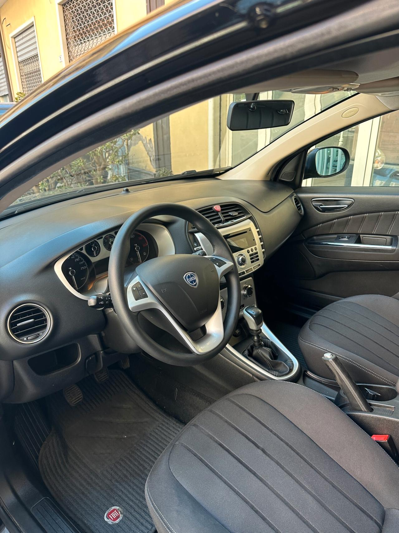 Lancia Delta 1.6 MJT DPF Oro