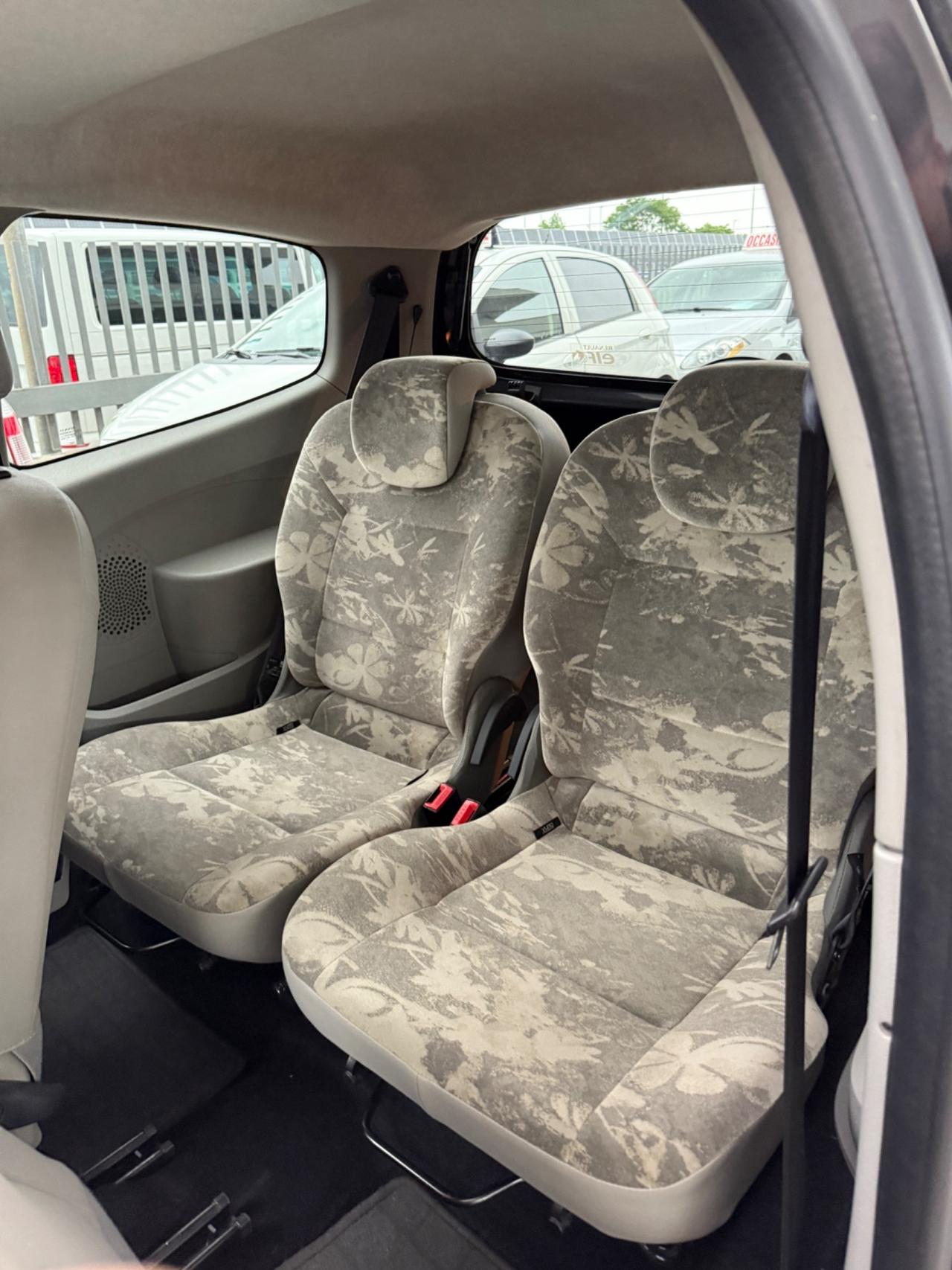 Renault Twingo 1.2 16V INITIALE
