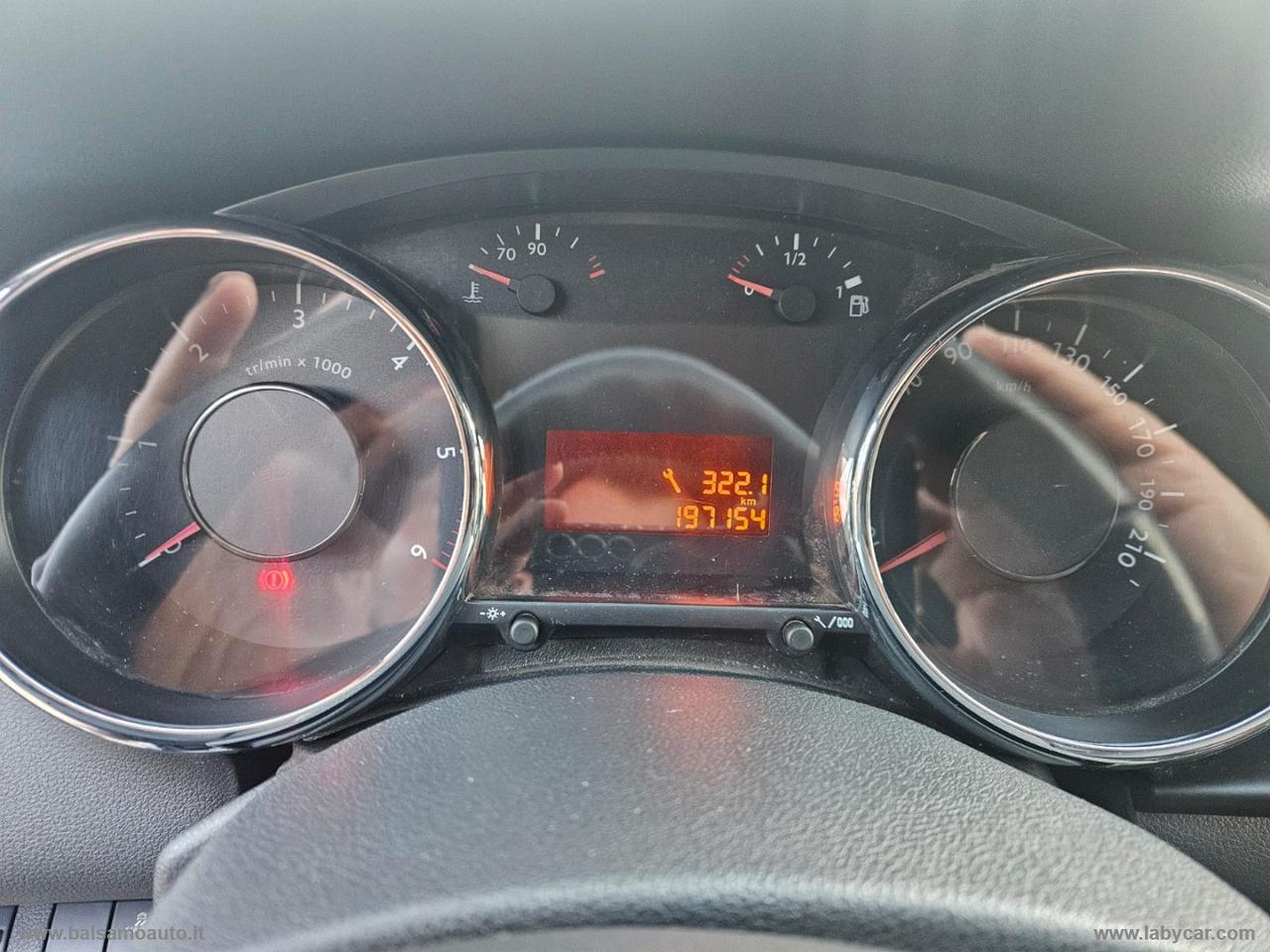 PEUGEOT 3008 1.6 HDi 110 CV Tecno