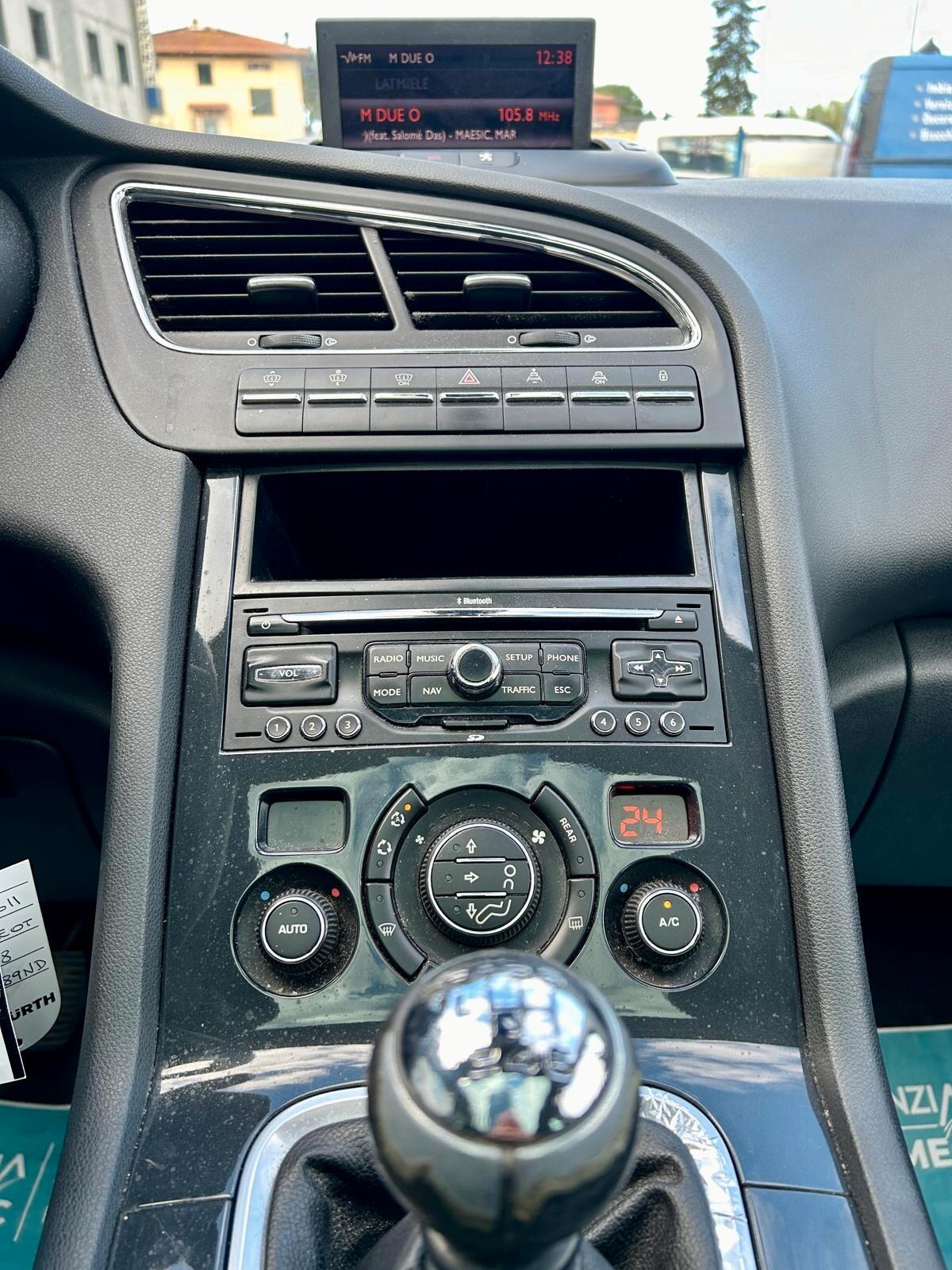 Peugeot 5008 1.6 HDi 112CV Féline 7 POSTI - ok neopatentato