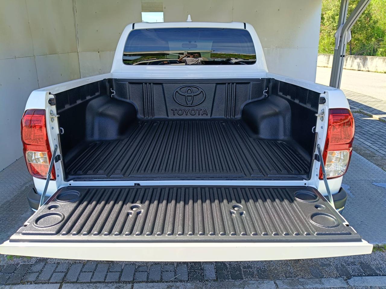 TOYOTA Hilux IV 2021 - Hilux 2.4 d-4d extra cab Comfort 4wd