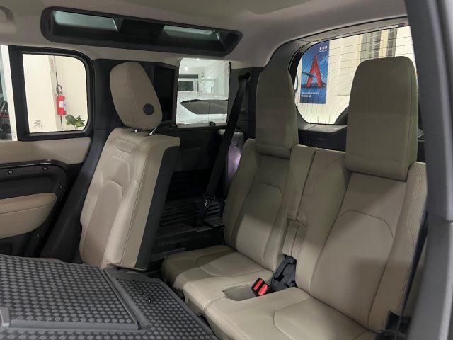 LAND ROVER Defender 110 3.0D I6 200 CV AWD Auto SEda ?599,00