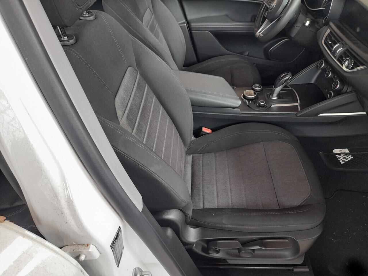 Alfa Romeo Stelvio 2.2 Turbodiesel 180 CV AT8 Q4 Executive
