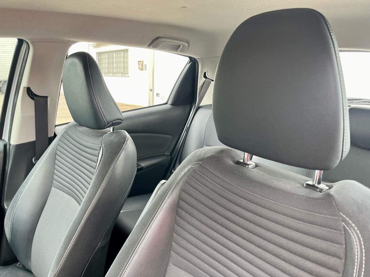 Toyota Yaris 1.3benz 2015 90.000km perfetta per neopatentati