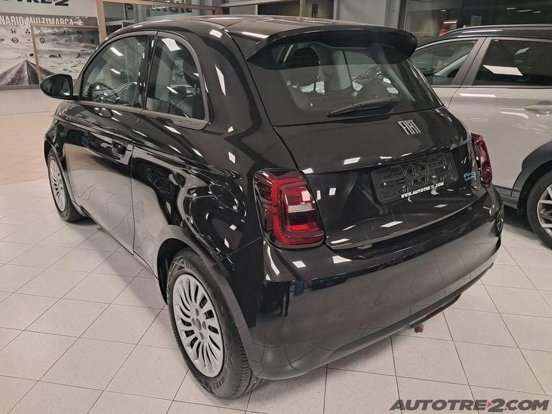 FIAT 500 500e Berlina 23,8 kWh Action