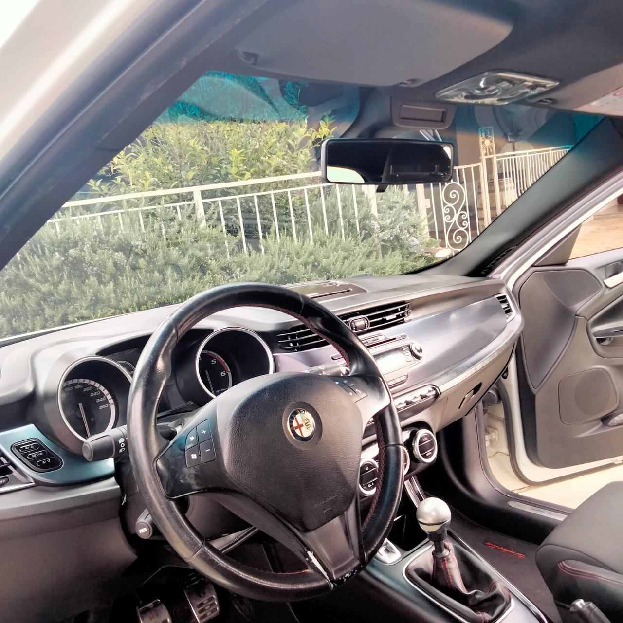 Alfa Romeo Giulietta 1.6 JTDm-2 105 CV Exclusive
