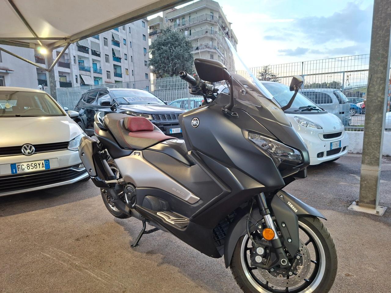 Yamaha TMAX 560 25'anniversario Black max