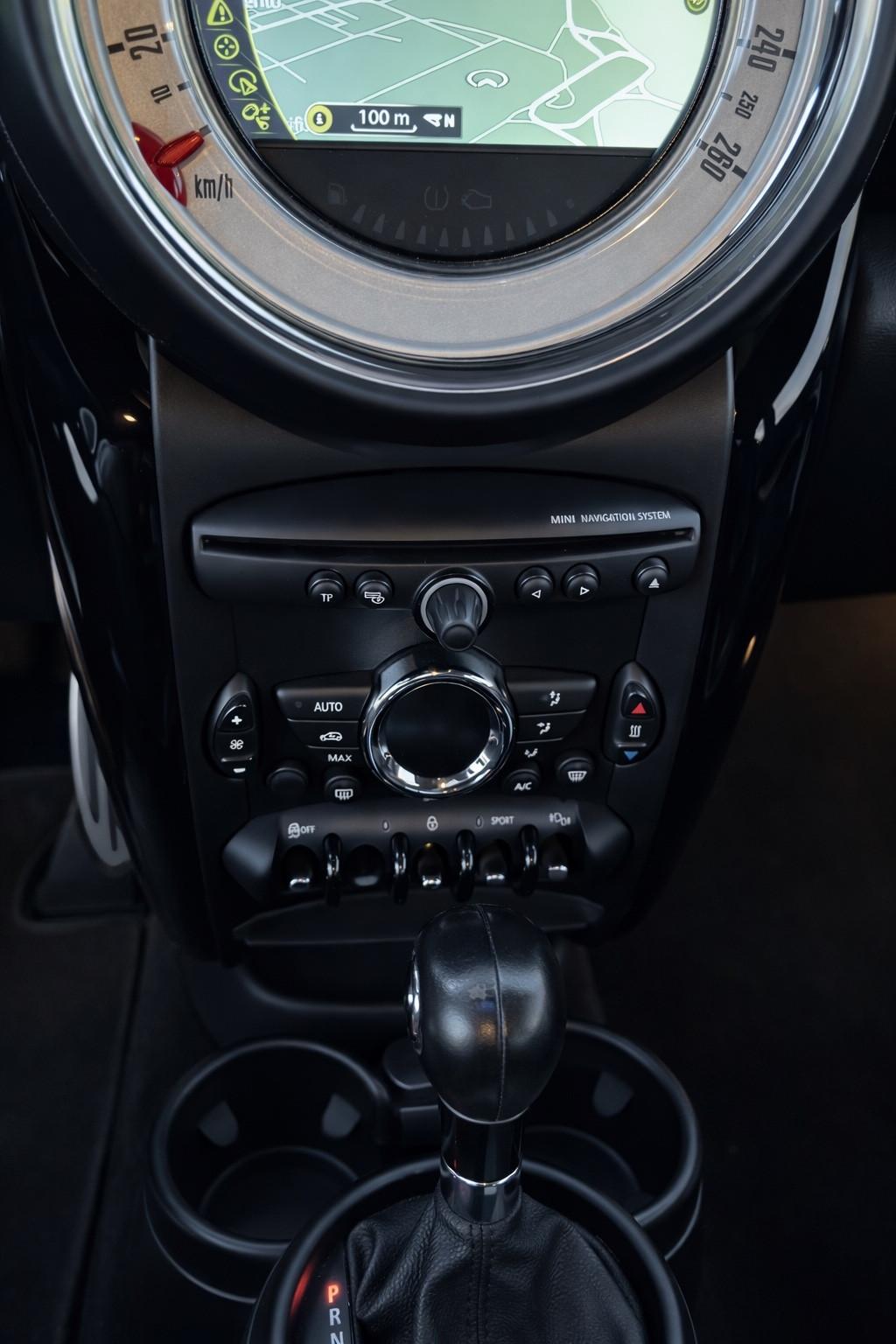 MINI COUNTRYMAN 2.0 SD 143CV FULL DA VETRINA