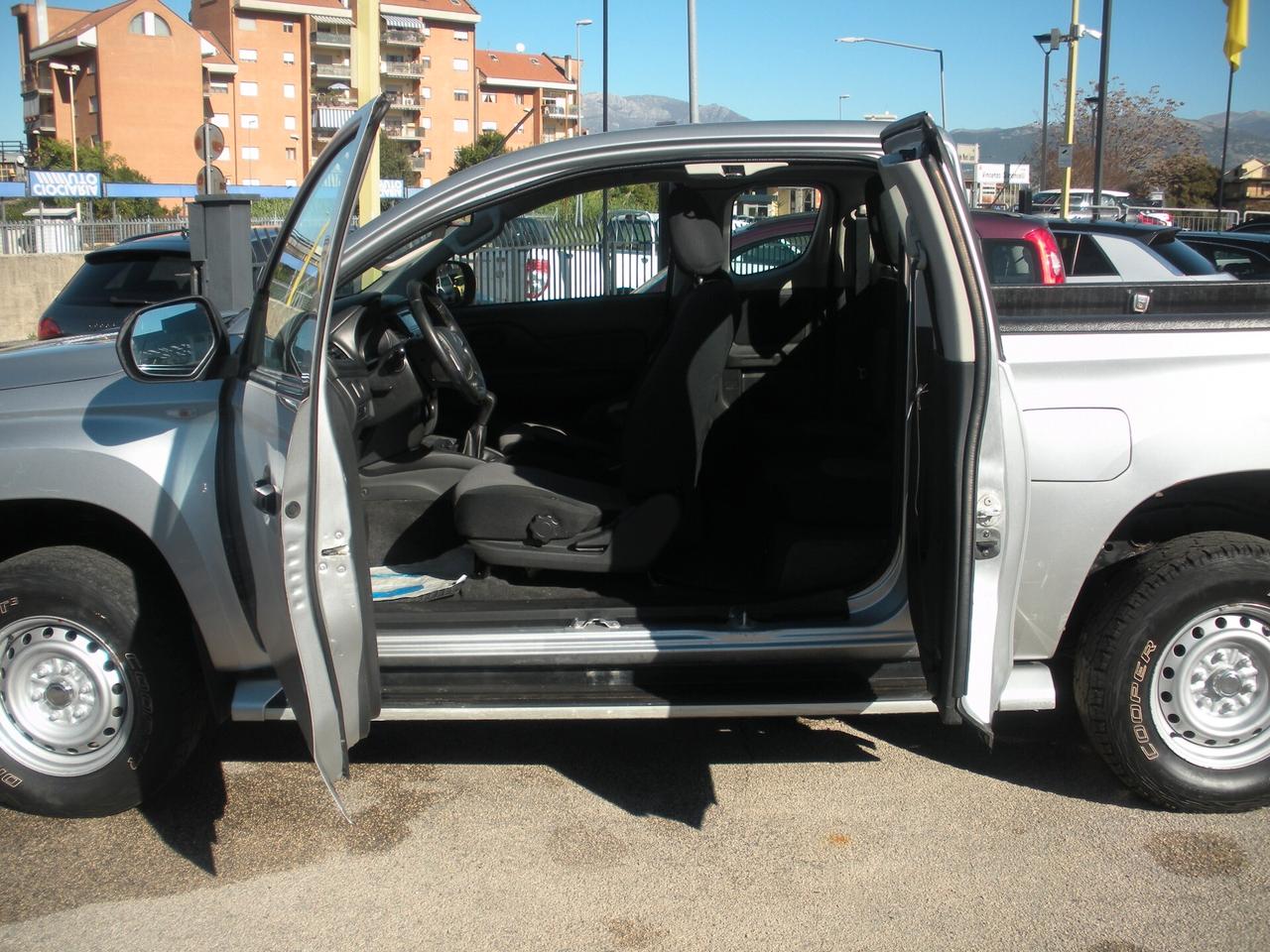 Mitsubishi L200 2.3 D Club Cab 4x4 Easy Select Inform