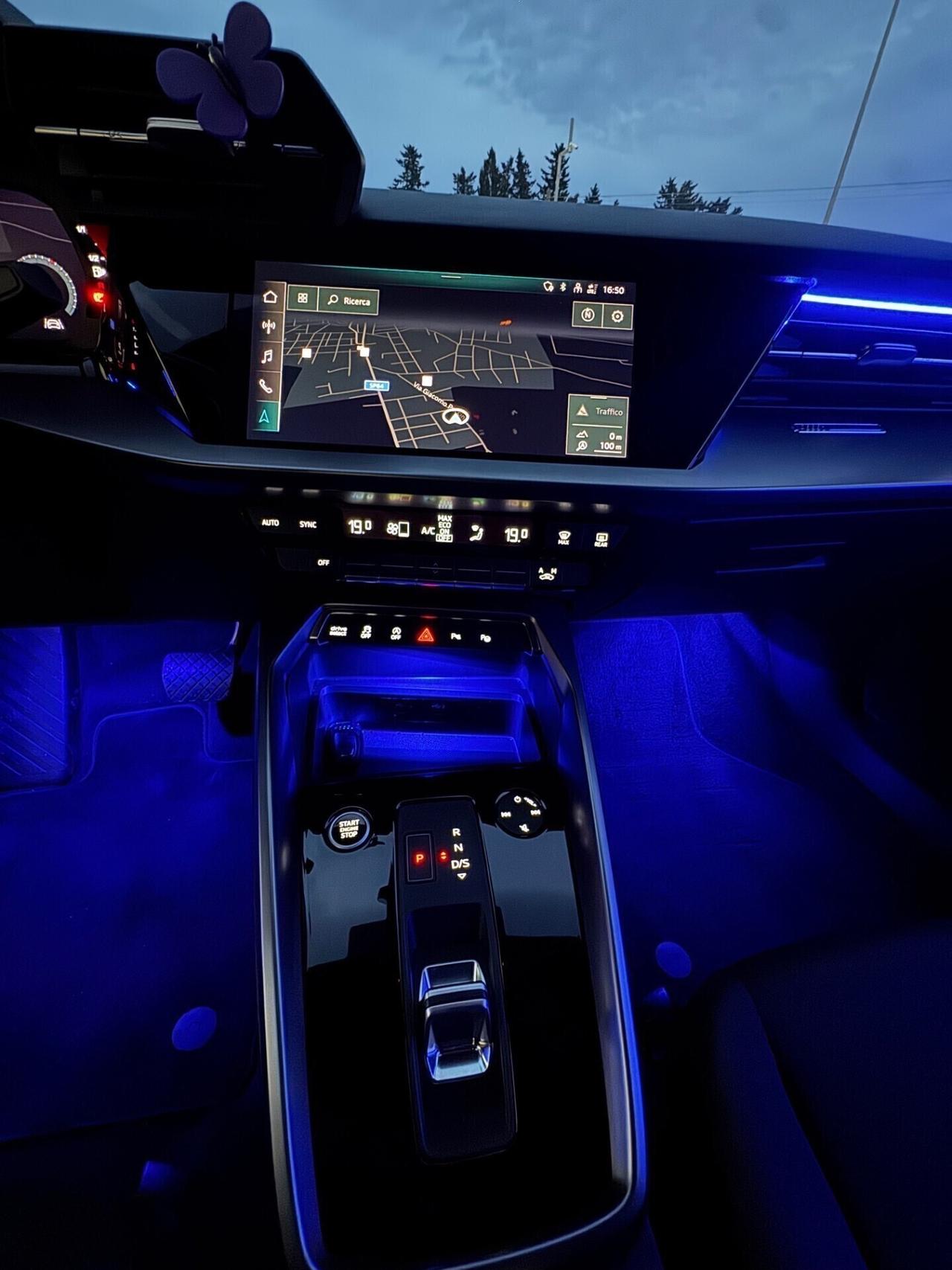 Audi A3 35 TDI Stronic Total Black led matrix