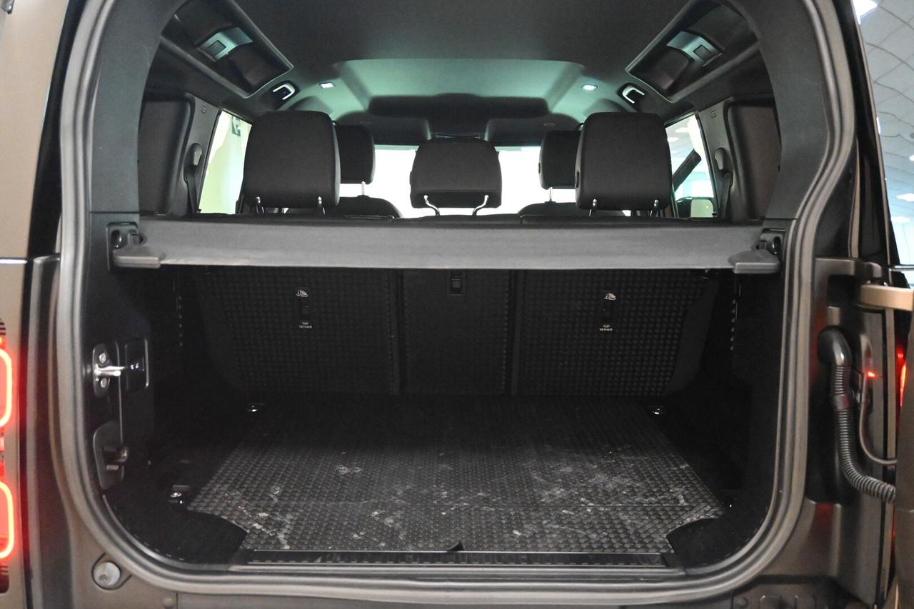 LAND ROVER Defender (2019) Defender 110 3.0D I6...