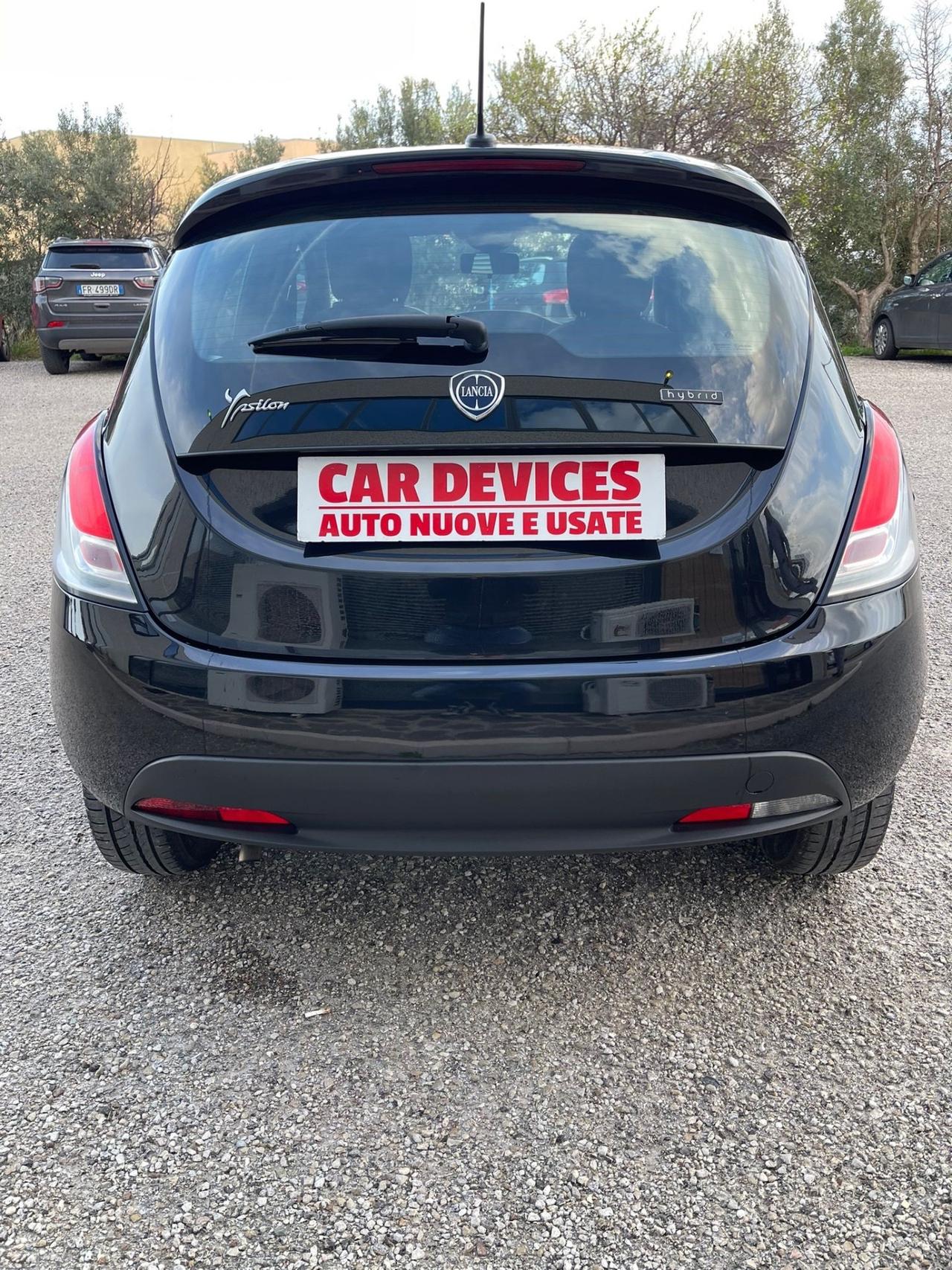 Lancia New Ypsilon 1.0 - Hybrid - GARANZIA