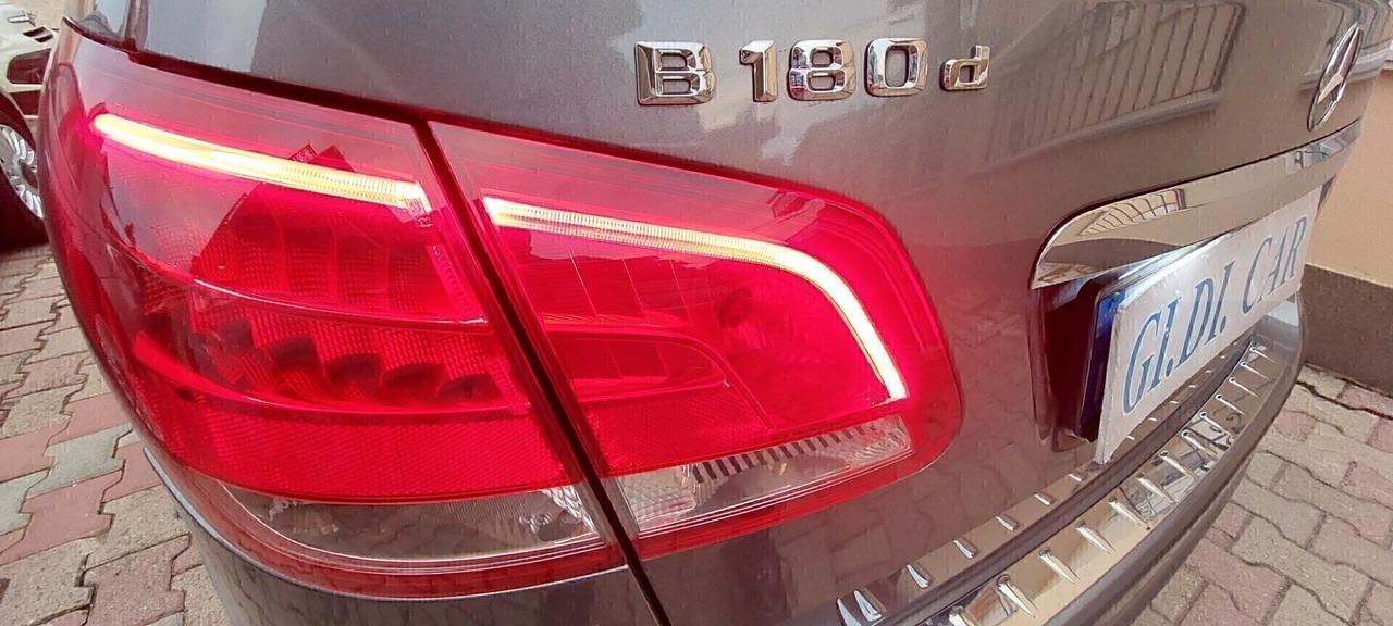 MERCEDES B 180 TUTTA AMG 1,5 DIESEL 110 CV ECCELLENTI CONDIZIONI GENERALI NAVI LEGA FULL