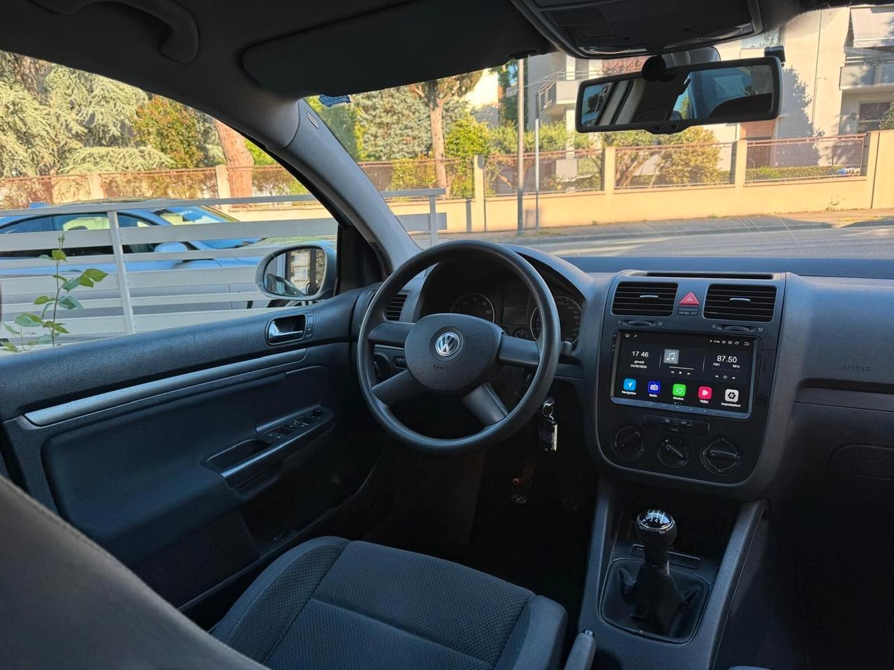 VW GOLF 1.6 16V FSI 5p. NEOPATENTATI