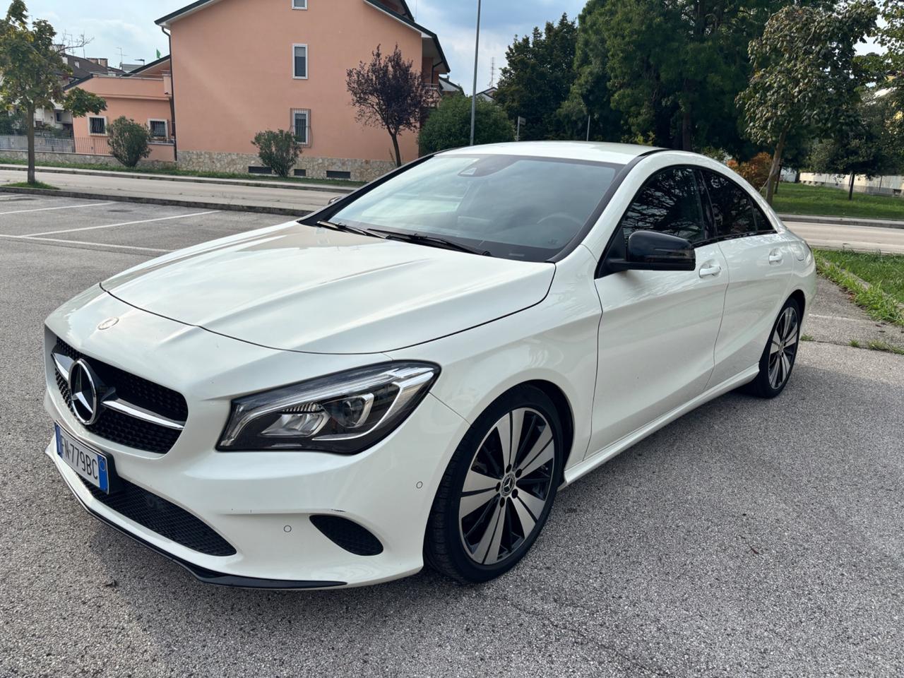 Mercedes-benz GLA 200 d Automatic Premium