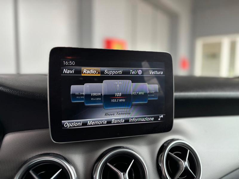 Mercedes GLA 200 d Premium 4matic auto