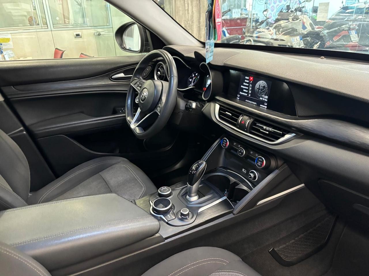 Alfa Romeo Stelvio 2.2 Turbodiesel 180 CV AT8 RWD Business