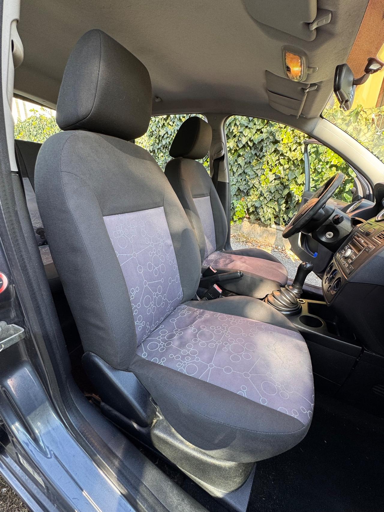 Ford Fiesta 1.4 16V 5p. Ghia