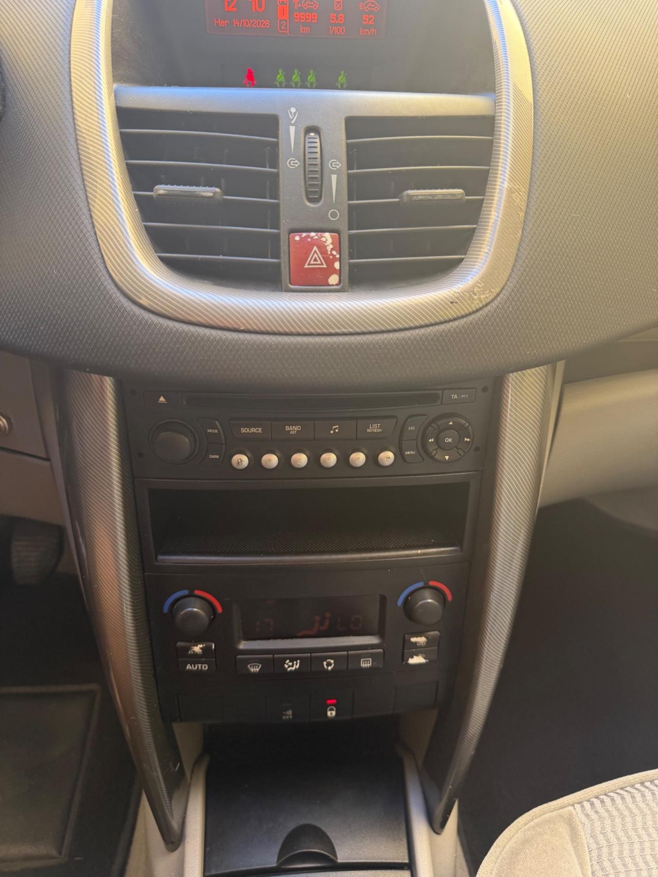 Peugeot 207 1.4 HDi 70CV 5p. ONE Line