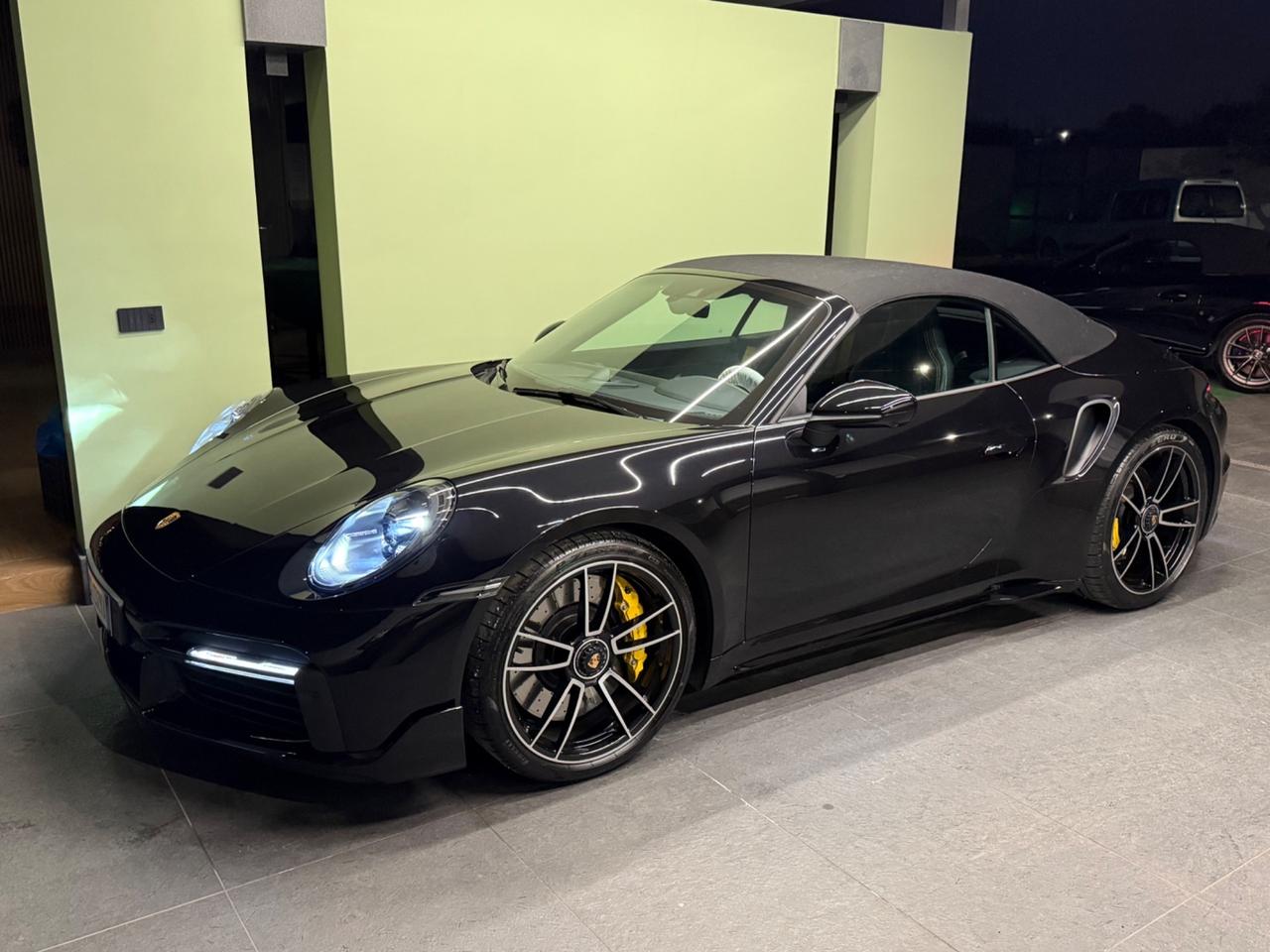 Porsche 911 Turbo Cabriolet 581cv - PACK LUX