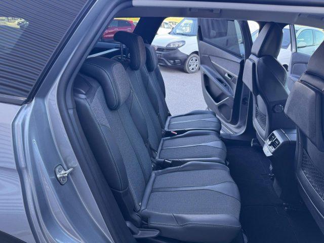PEUGEOT 5008 130cv EAT8 ALLURE IVA ESPOSTA 7 POSTI automatica