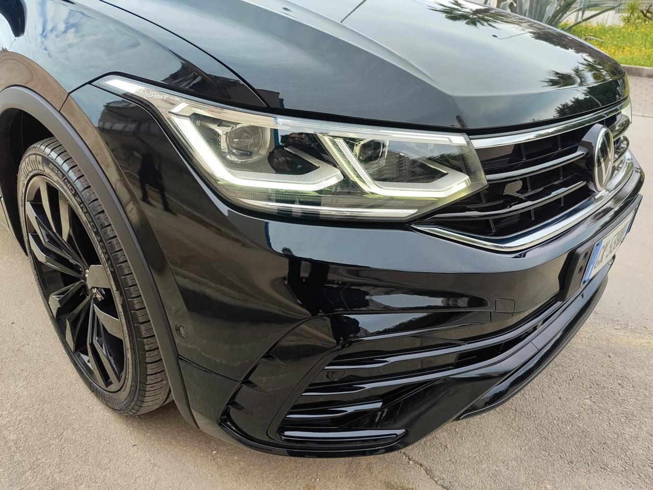 Volkswagen Tiguan 2.0 TDI 150 CV DSG R-Line TETTO APRIBILE