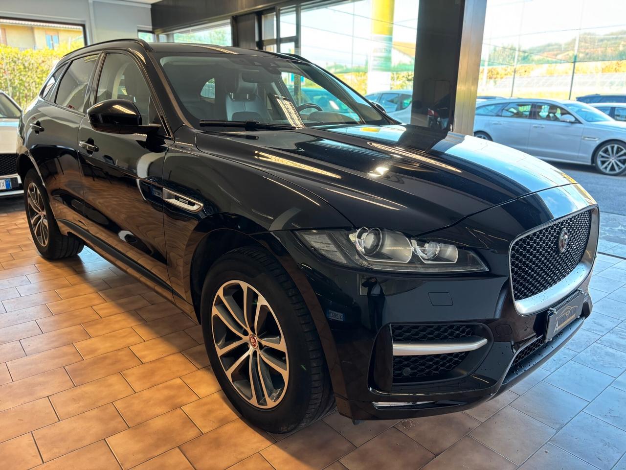 Jaguar F-Pace 2.0d i4 R-Sport 180cv *TAGLIANDI CERTIFICATI *
