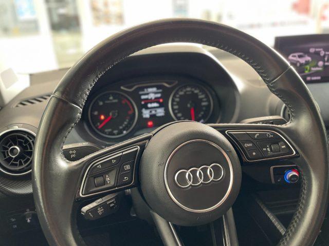 AUDI Q2 30 TDI S tronic Identity Black