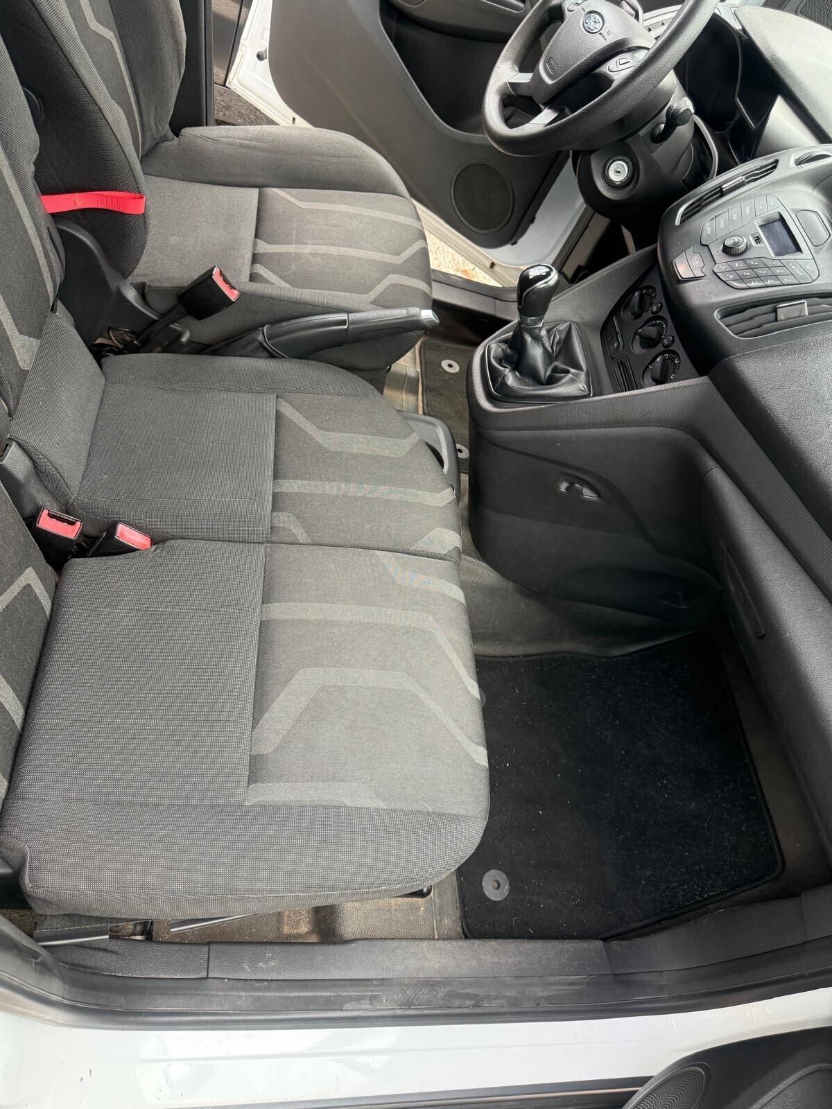 Ford Tourneo Courier 1.6 TDCI 95 CV Plus