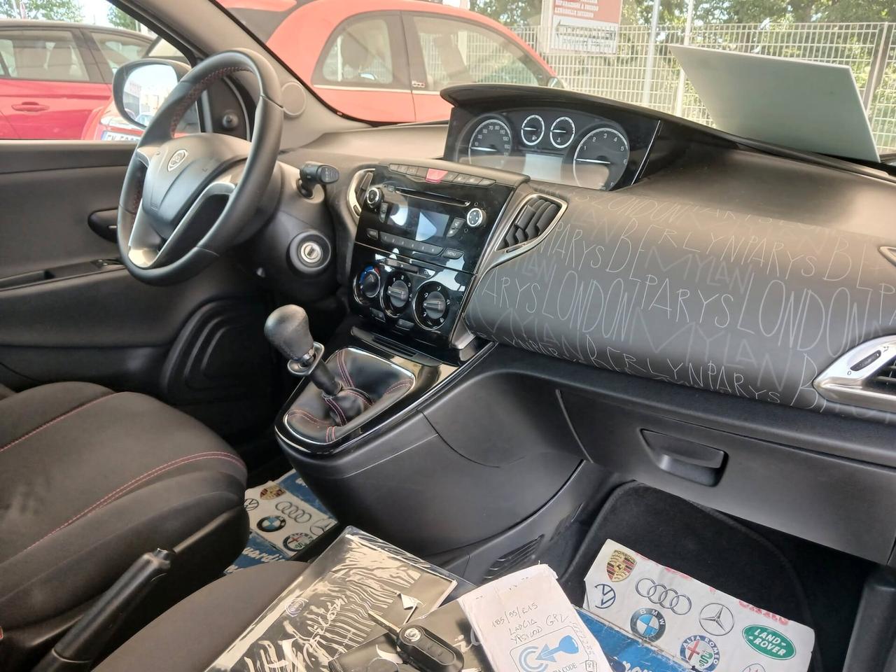 Lancia Ypsilon 1.2 69 CV 5 porte GPL Ecochic Gold km 109000 impianto casa madre rinnovato