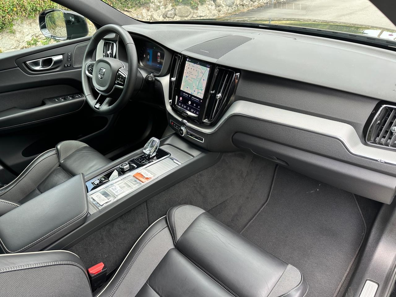 Volvo XC 60 B5 (d) AWD Ultimate Dark - 2023